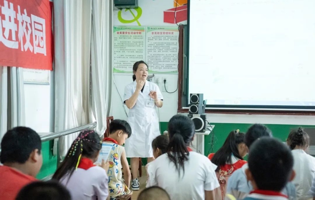 6月20日，華興兒保科主任吳琳